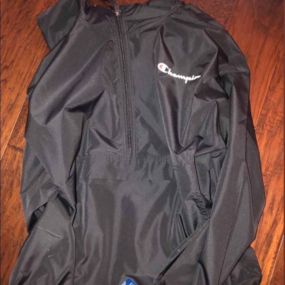 Champion windbreaker/packable jacket